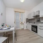 Apartamento Guesthost - Marino's *