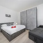 Apartamento Guesthost - Marino's Údine