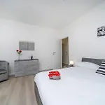 Guesthost - Marino's Apartamento Údine