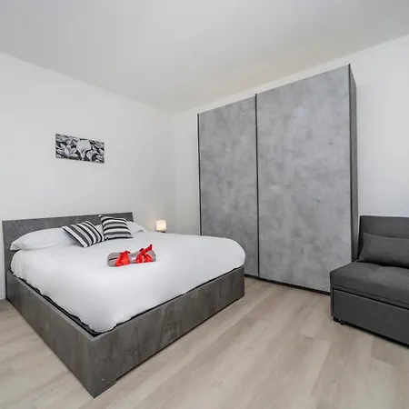 Guesthost - Marino's * Udine