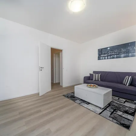 Apartment Marino's