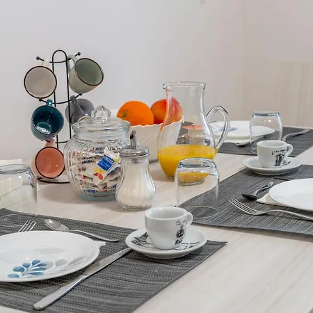 Apartamento Guesthost - Marino's Údine