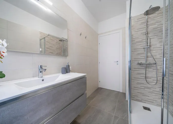 Guesthost - Marino's Apartamento *